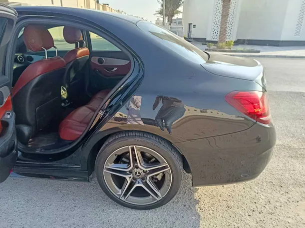 Car image 16