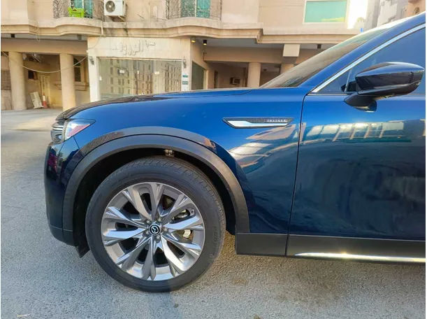 Car image 9