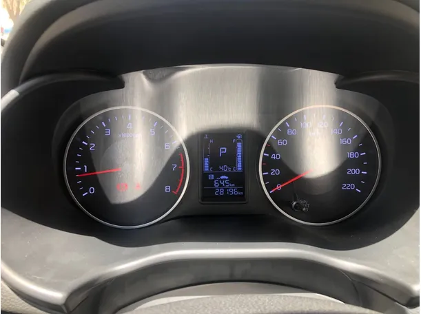 Car image 19