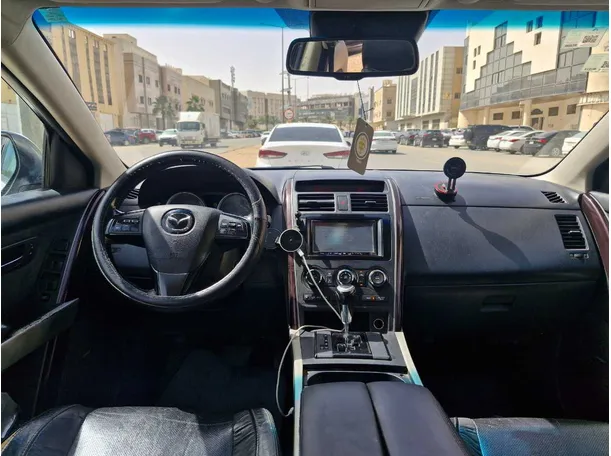 Car image 15