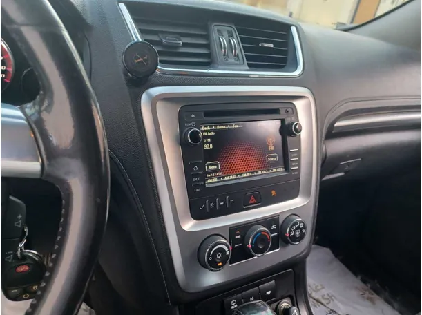 Car image 18