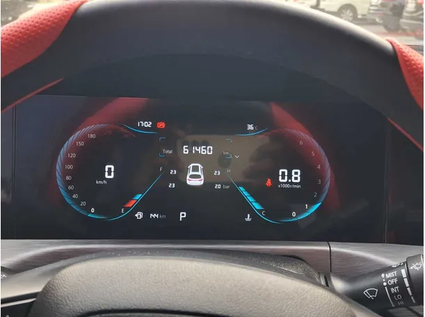 Car image 17