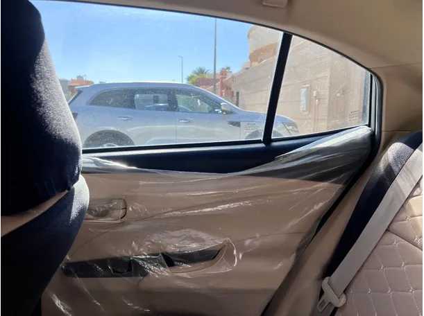 Car image 24