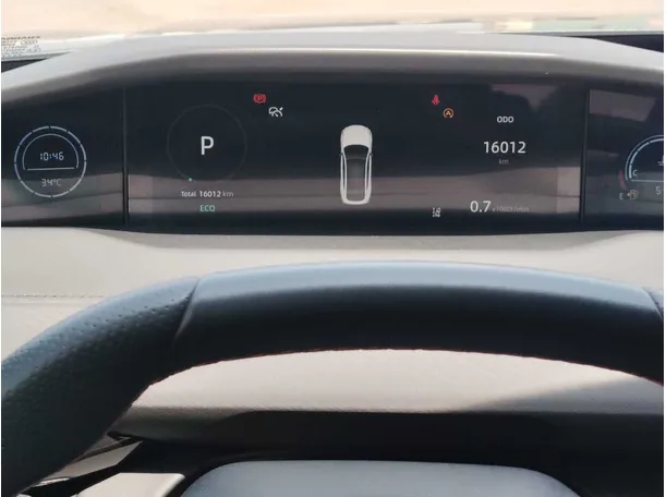 Car image 24