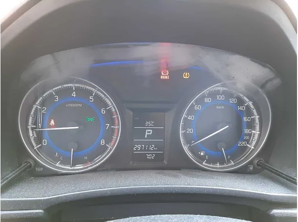 Car image 18