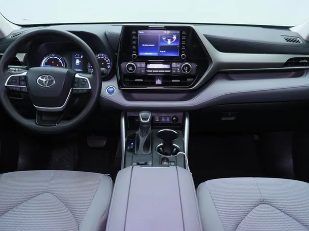 Car image 14
