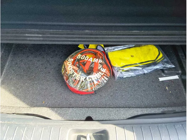 Car image 26