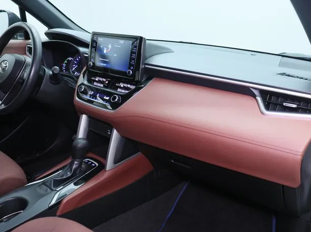 Car image 10