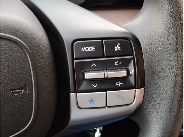 Car image 27