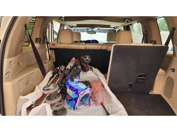 Car image 8