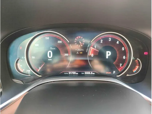 Car image 25