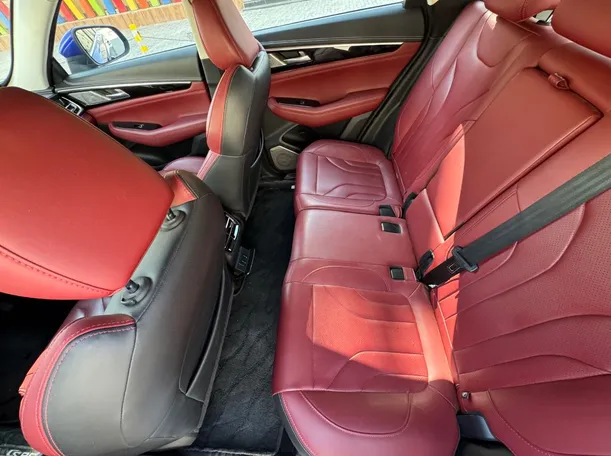 Car image 13