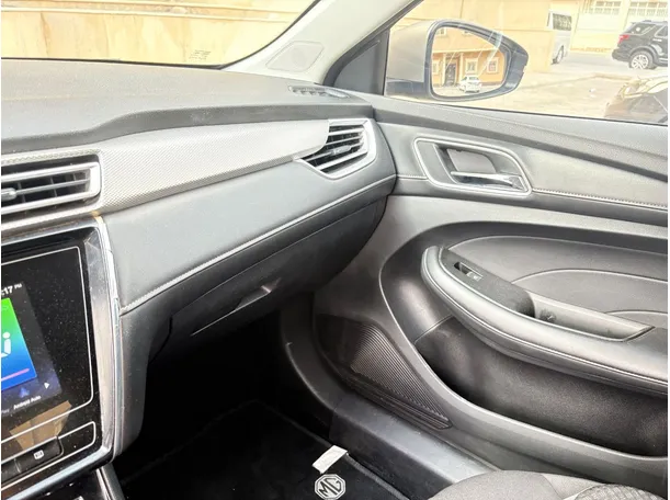 Car image 24
