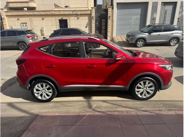 Car image 4
