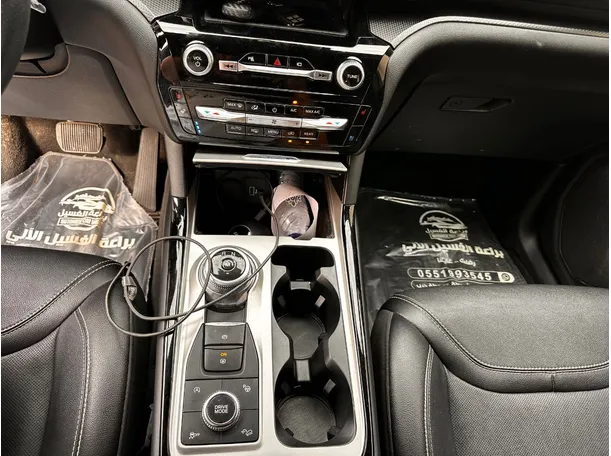 Car image 20