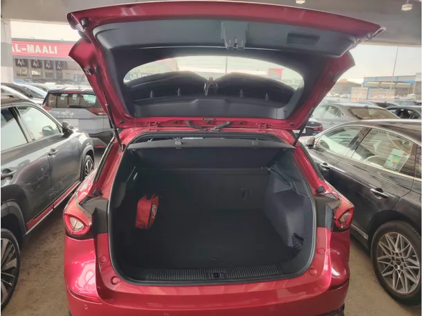 Car image 30
