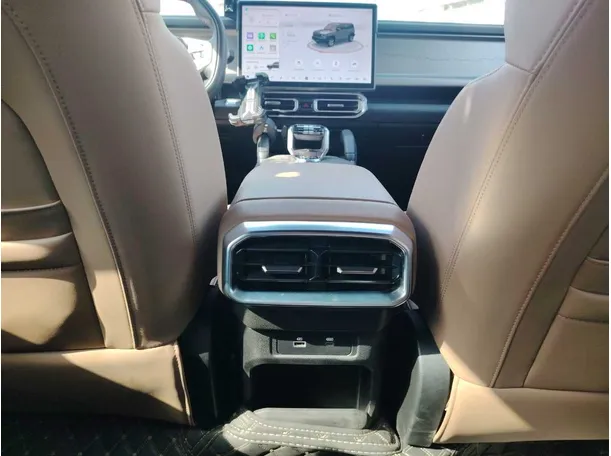 Car image 28