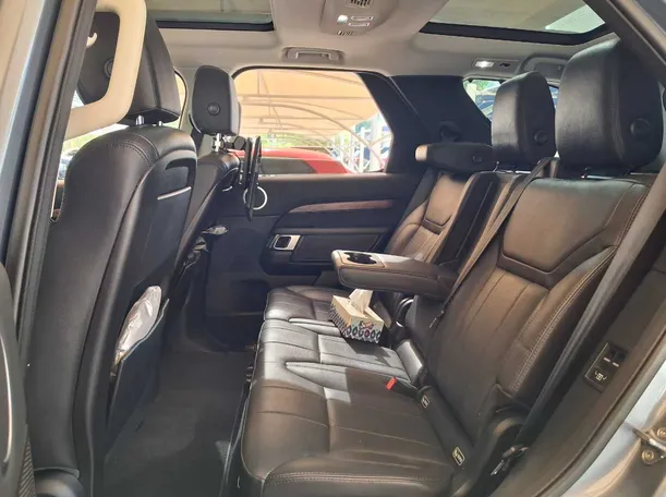 Car image 13