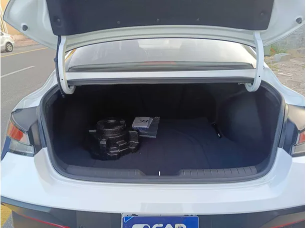 Car image 33