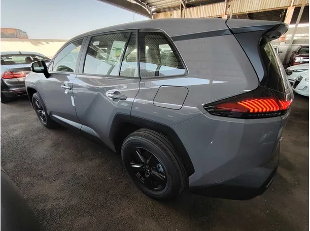 Car image 8