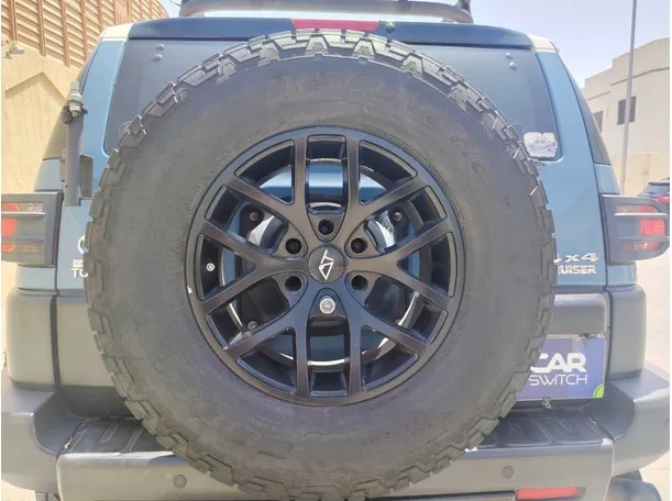 Car image 10