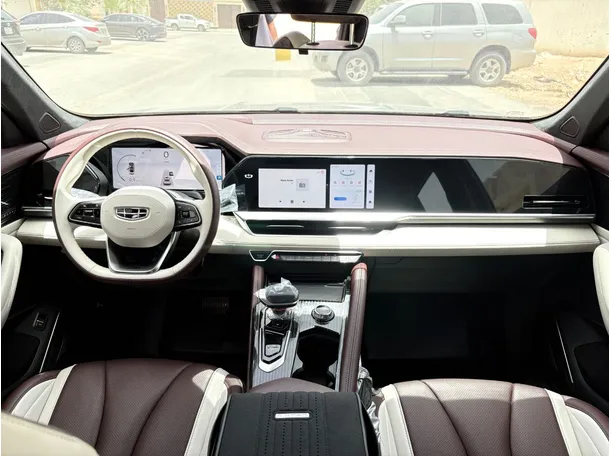 Car image 18