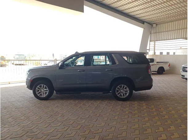 Car image 8
