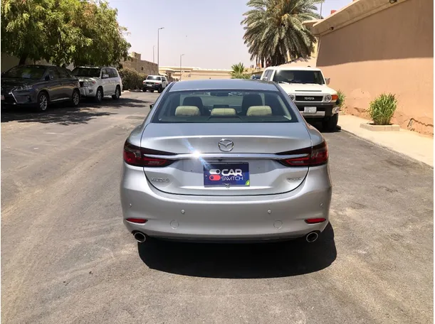 Car image 6