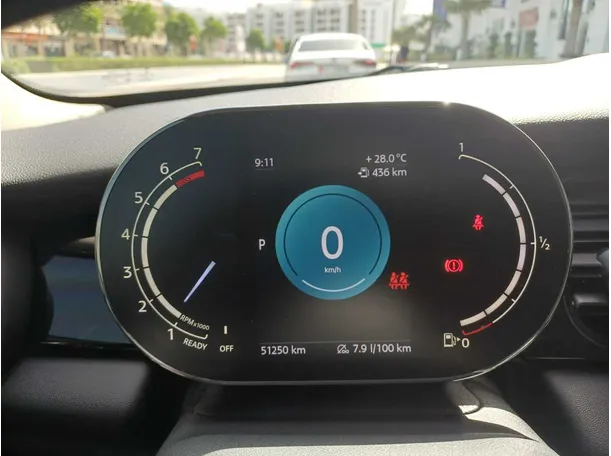 Car image 18