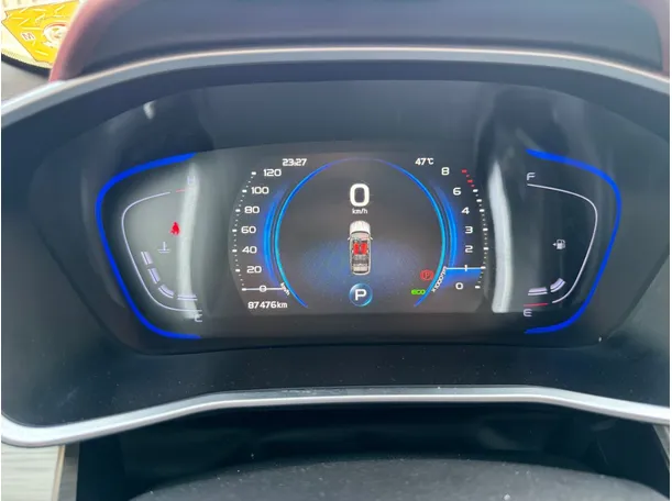 Car image 18