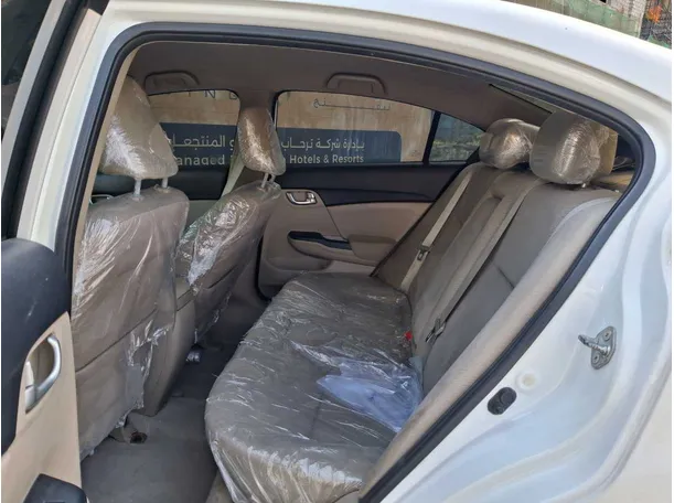 Car image 13
