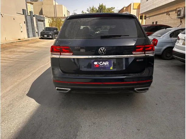 Car image 6