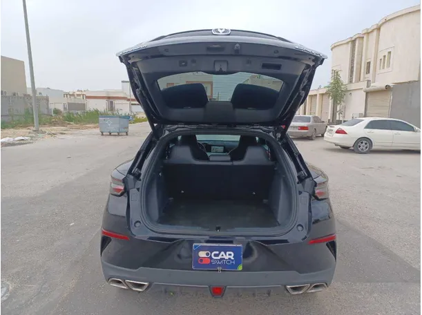 Car image 19