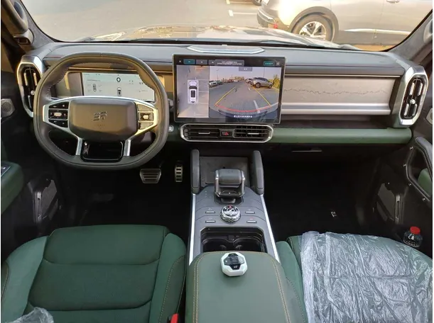 Car image 15