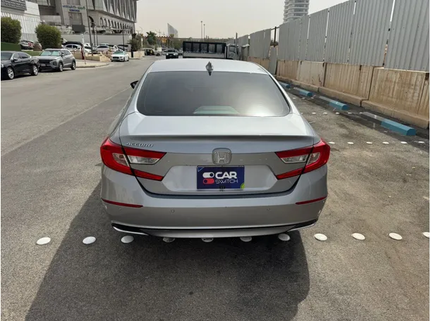 Car image 6