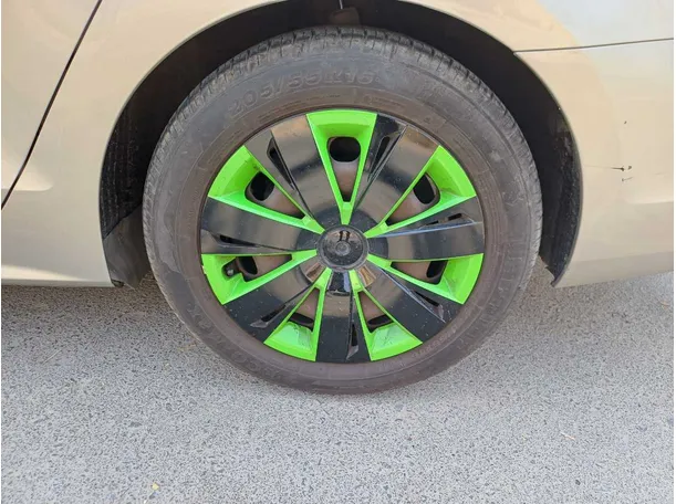 Car image 9