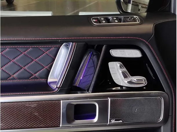 Car image 30