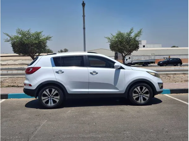 Car image 8