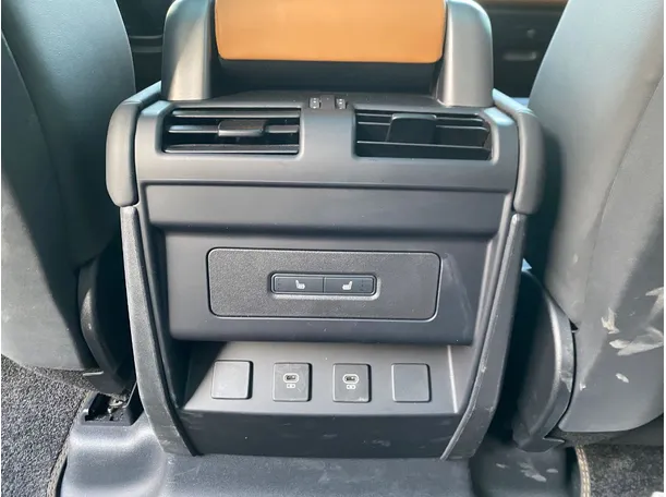Car image 37
