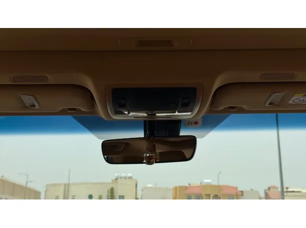 Car image 27