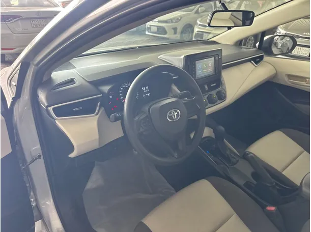 Car image 14