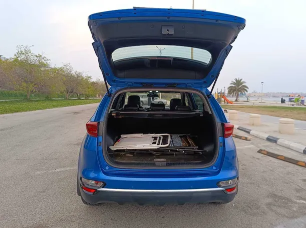 Car image 26