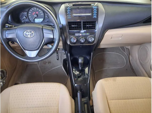 Car image 16