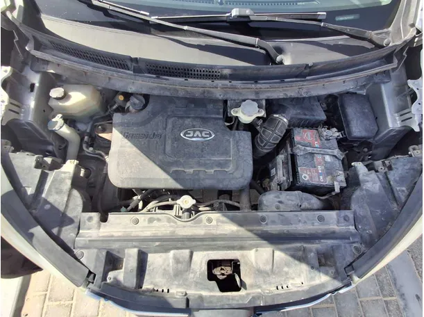 Car image 18