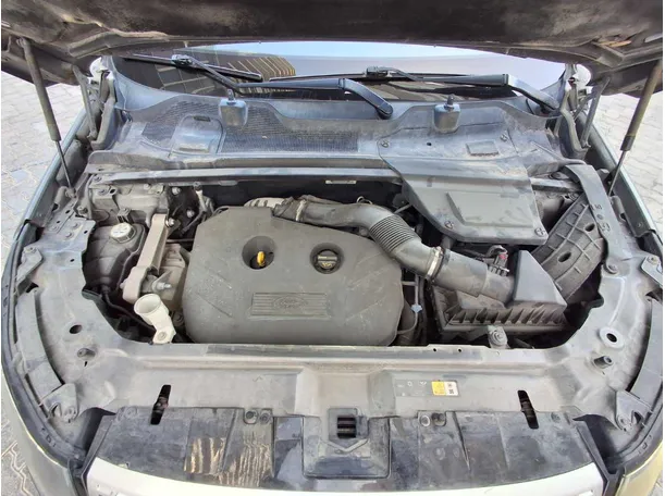 Car image 19