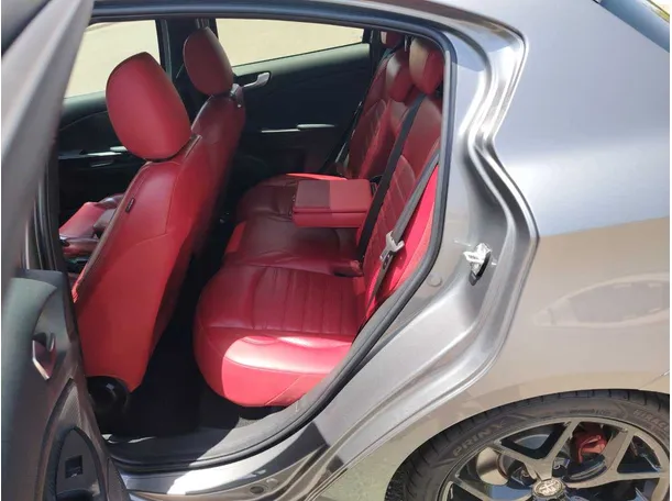 Car image 16