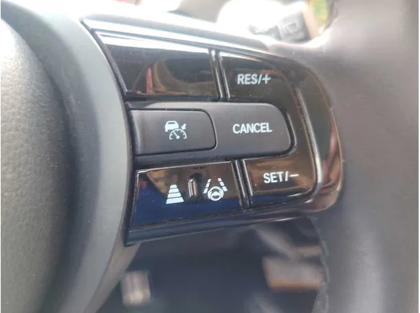Car image 26