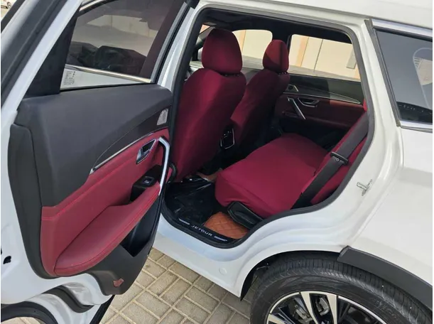 Car image 9