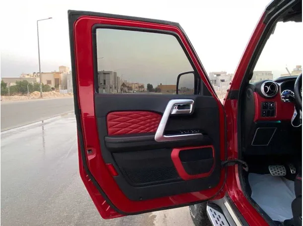 Car image 9