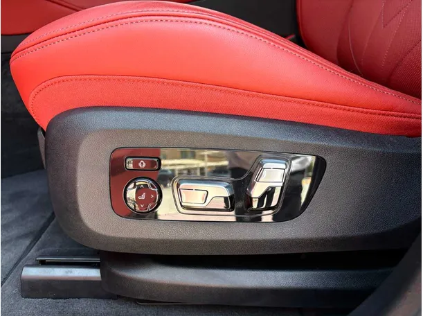 Car image 43